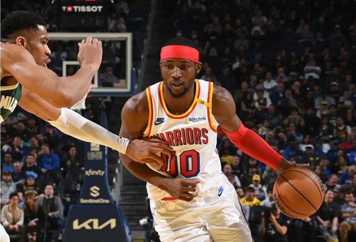 包含巴特勒在巴黎圣日耳曼比赛中关键助攻，比分优势明显引发热议！的词条